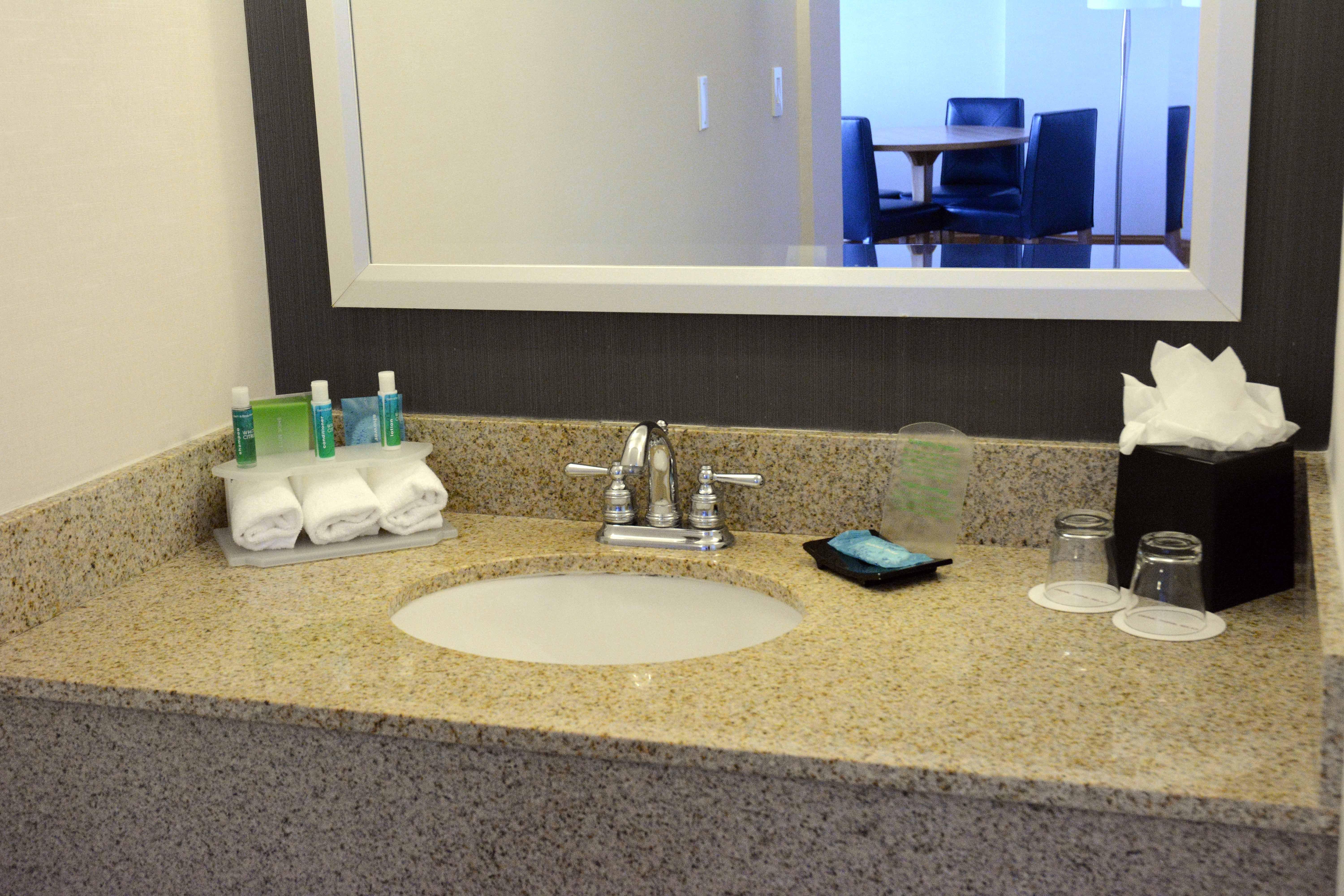 Holiday Inn Express Stamford, An Ihg Hotel المظهر الخارجي الصورة
